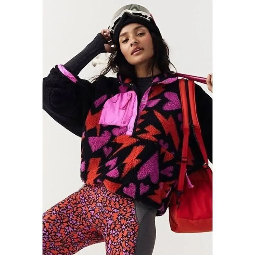 FP Movement Hit The Slopes Printed Pullover Fleece Jacket Bolts Love Hearts XS